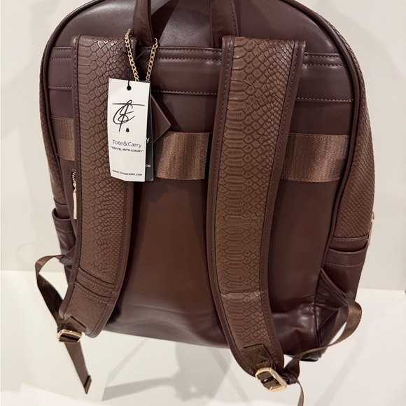 NWT TOTE& CARRY SIGNATURE TRAVELER BACKPACK IN CHOCOLATE - Picture 8 of 15